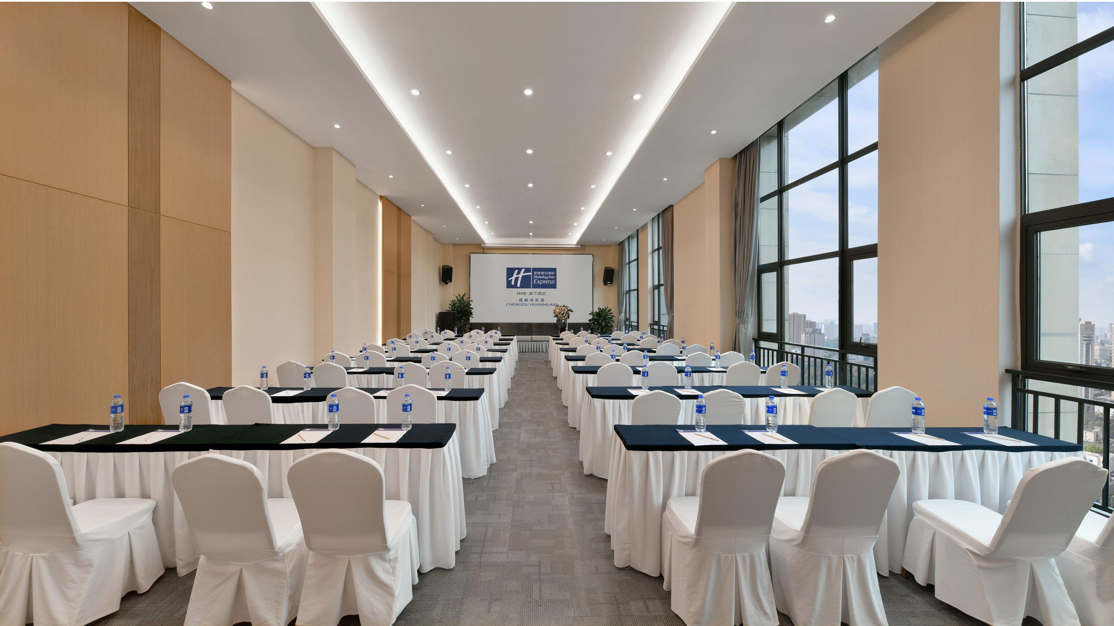 Holiday Inn Express Chengdu Huanhuaxi By Ihg-Near Jinsha Site Musem,Near Wuhou Temple Museum,Welcome Drinks,Free Gym,Free Self-Service Laundry Esterno foto