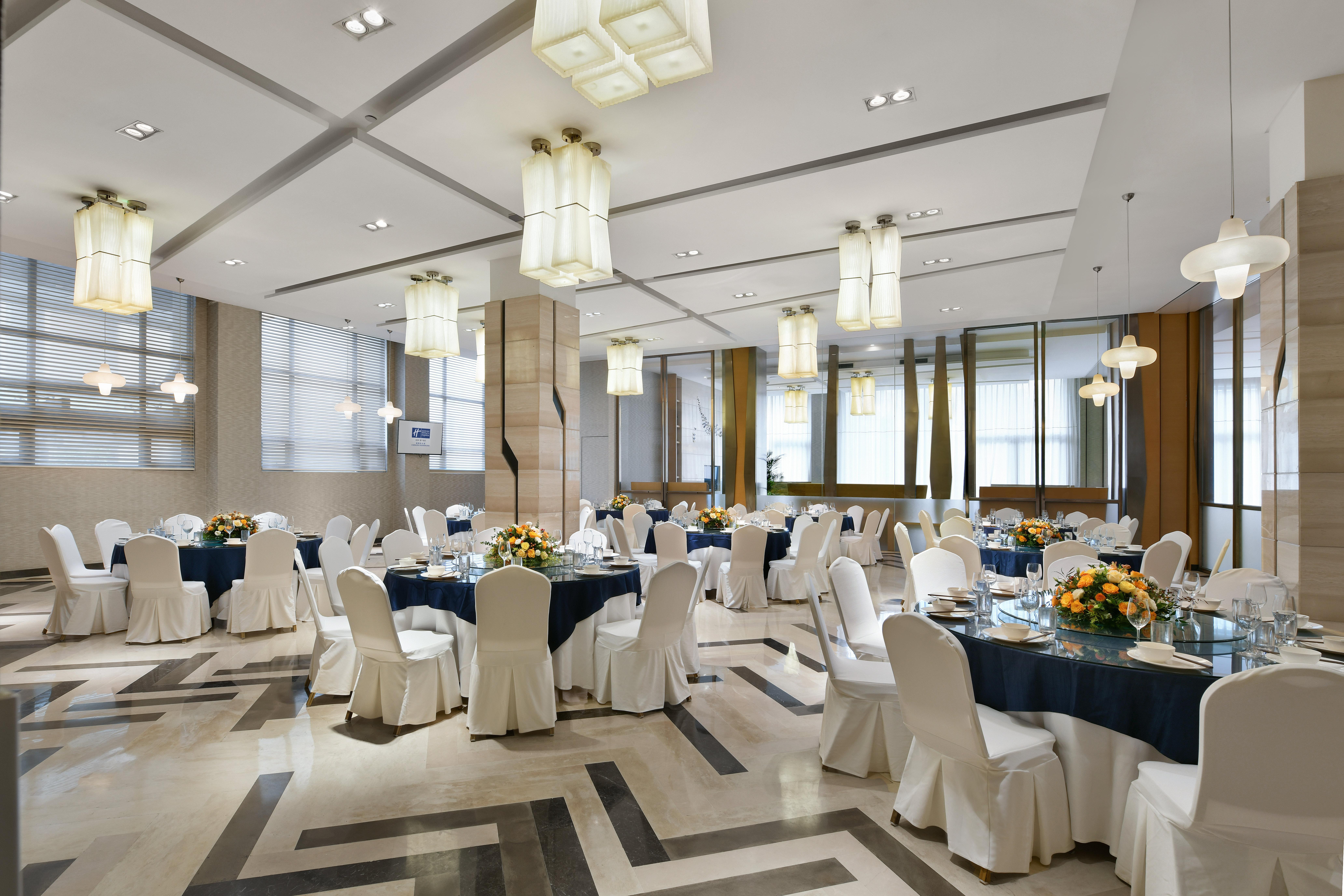Holiday Inn Express Chengdu Huanhuaxi By Ihg-Near Jinsha Site Musem,Near Wuhou Temple Museum,Welcome Drinks,Free Gym,Free Self-Service Laundry Esterno foto
