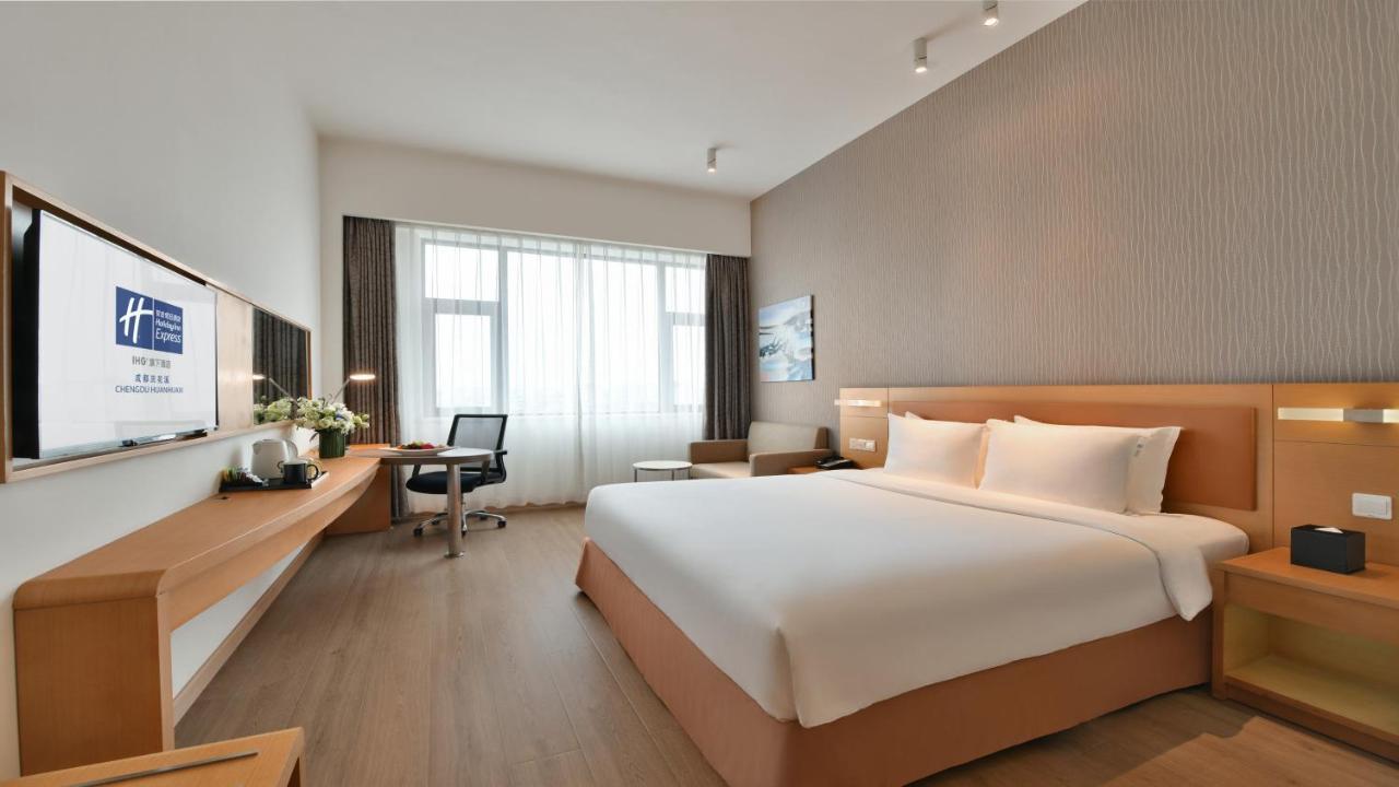 Holiday Inn Express Chengdu Huanhuaxi By Ihg-Near Jinsha Site Musem,Near Wuhou Temple Museum,Welcome Drinks,Free Gym,Free Self-Service Laundry Esterno foto