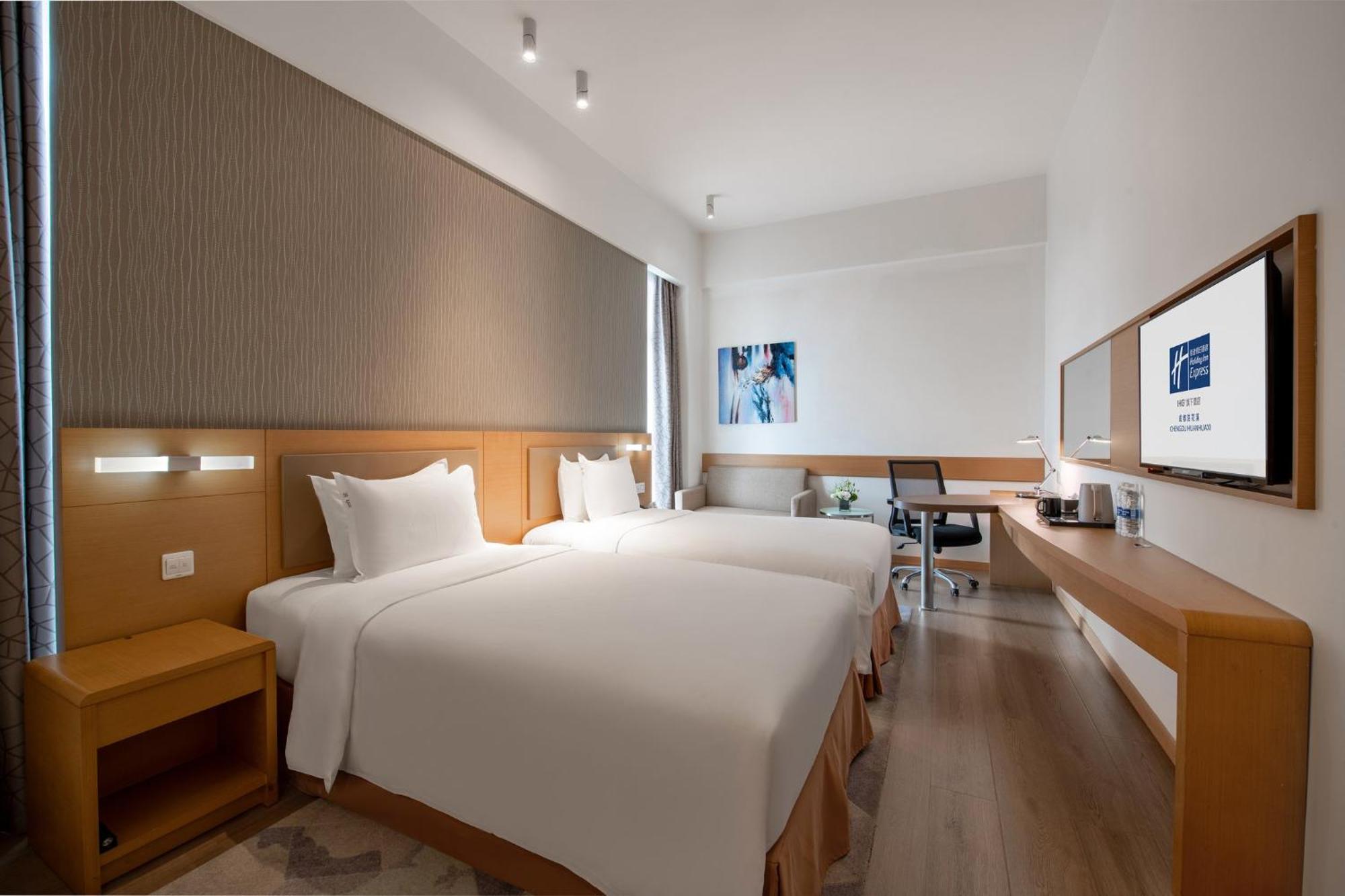 Holiday Inn Express Chengdu Huanhuaxi By Ihg-Near Jinsha Site Musem,Near Wuhou Temple Museum,Welcome Drinks,Free Gym,Free Self-Service Laundry Esterno foto