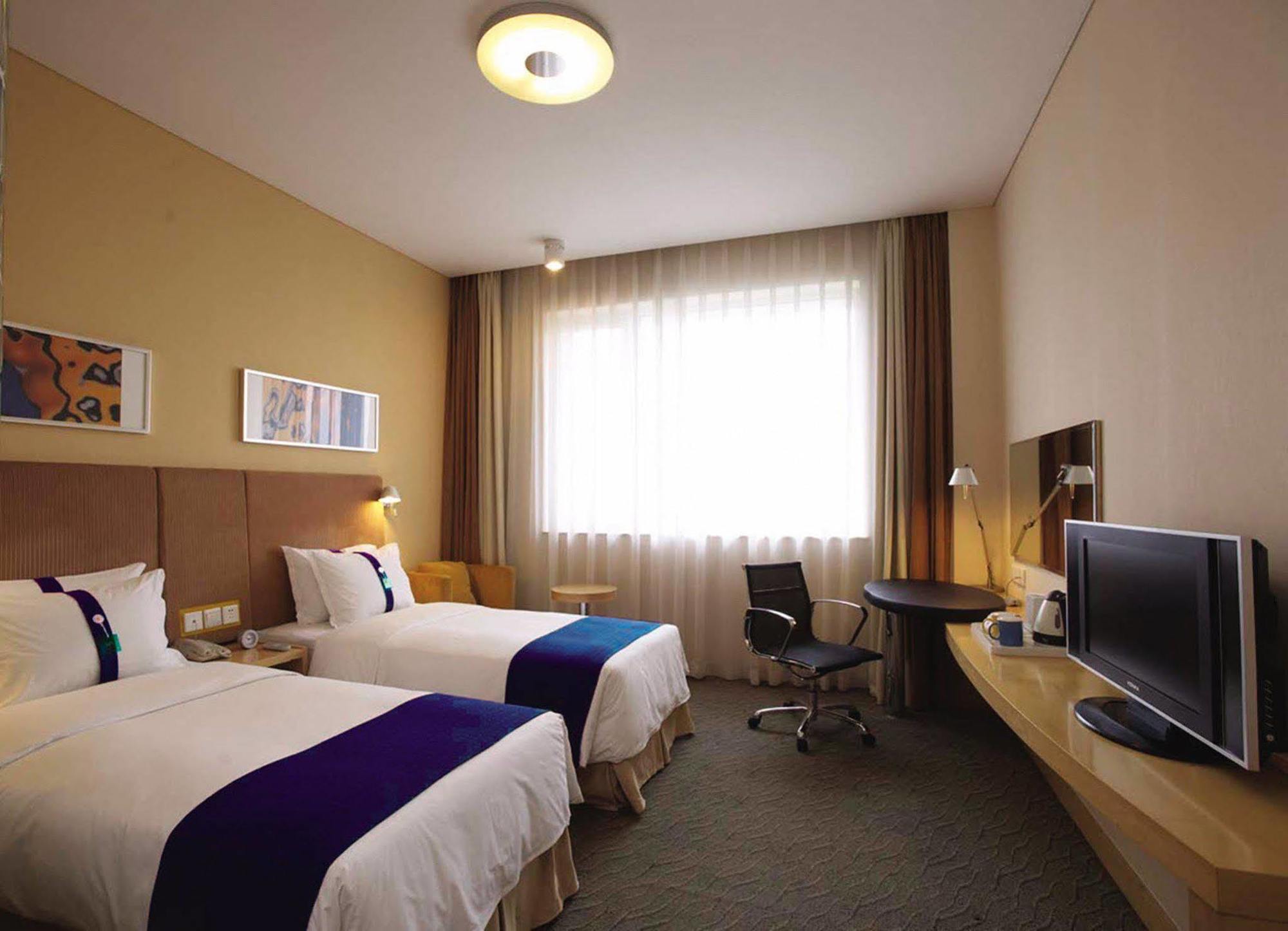 Holiday Inn Express Chengdu Huanhuaxi By Ihg-Near Jinsha Site Musem,Near Wuhou Temple Museum,Welcome Drinks,Free Gym,Free Self-Service Laundry Esterno foto